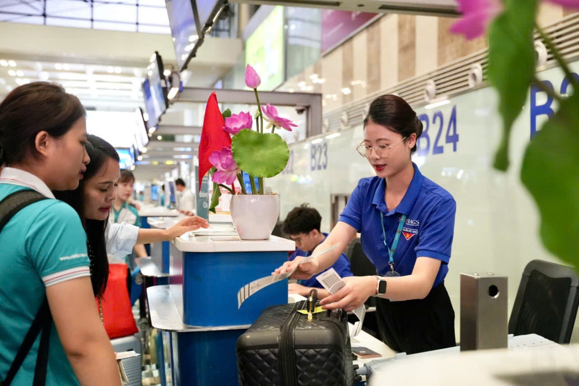 khi tiep vien hang khong khoac ao Doan hanh trinh dac biet tren bau troi viet nam hinh anh 5