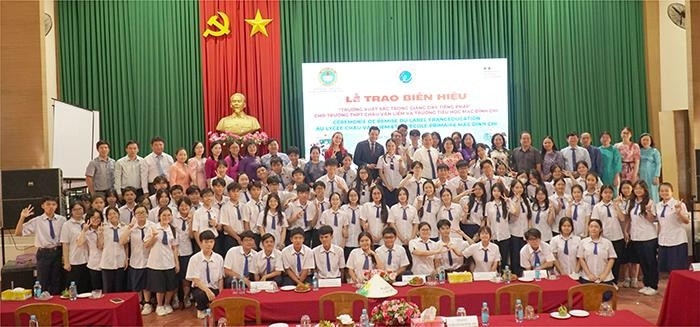 four more can tho schools earn french education accreditation picture 1