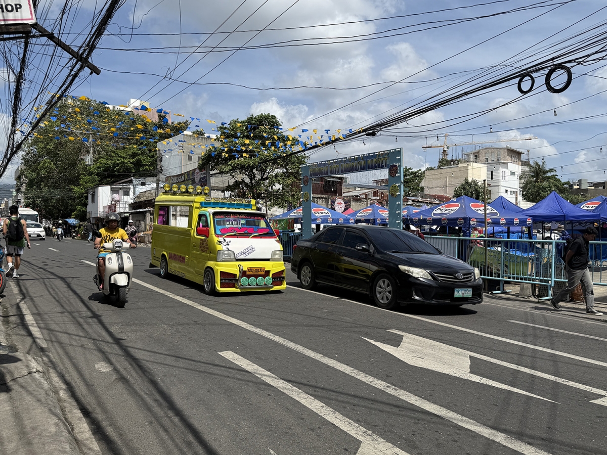 Philippines khuyến cáo người dân bình tĩnh, không mua tích trữ xăng dầu