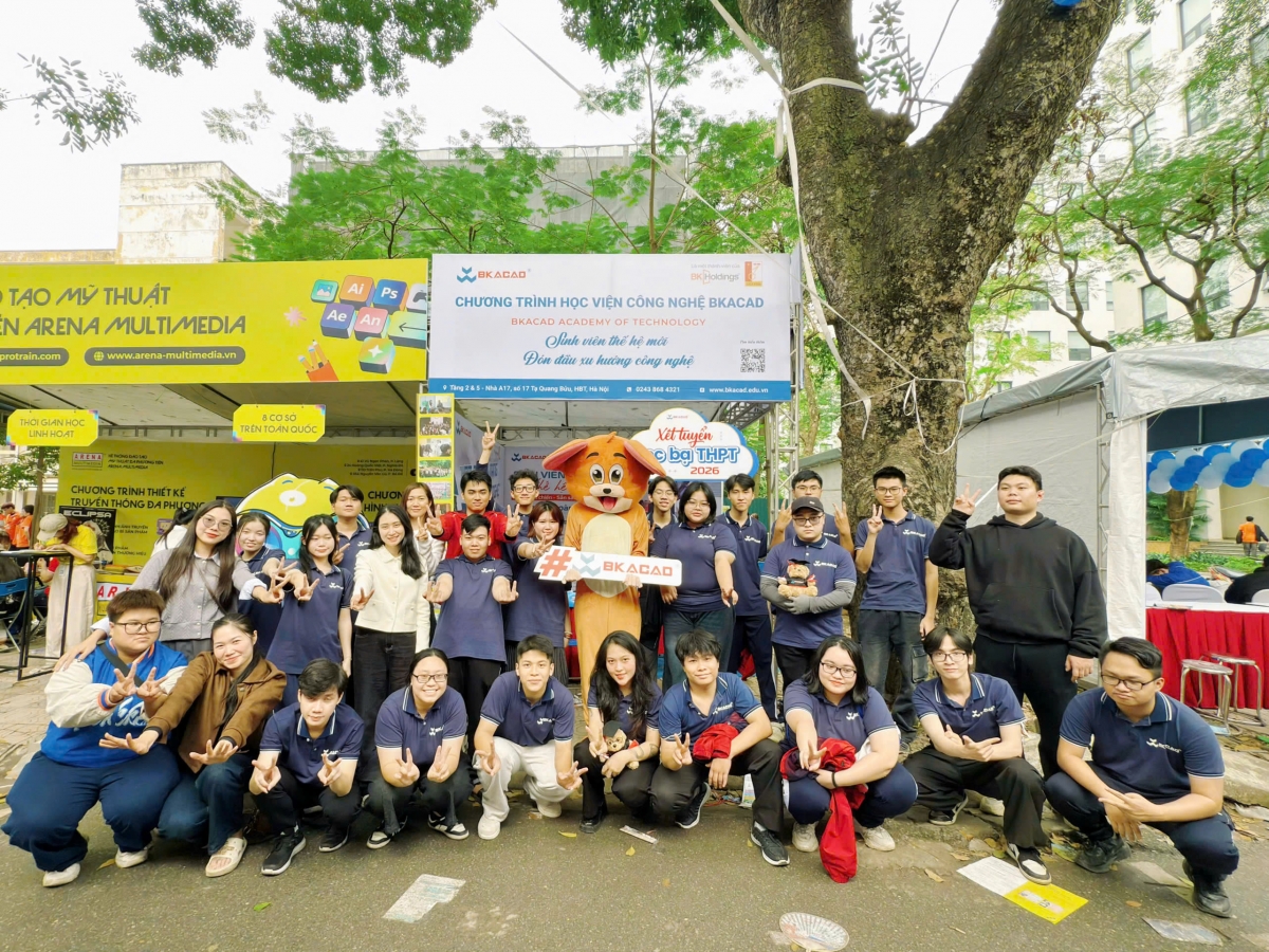 bkacad dong hanh voi hoc sinh thpt trong dinh huong nghe nghiep linh vuc cong nghe hinh anh 1