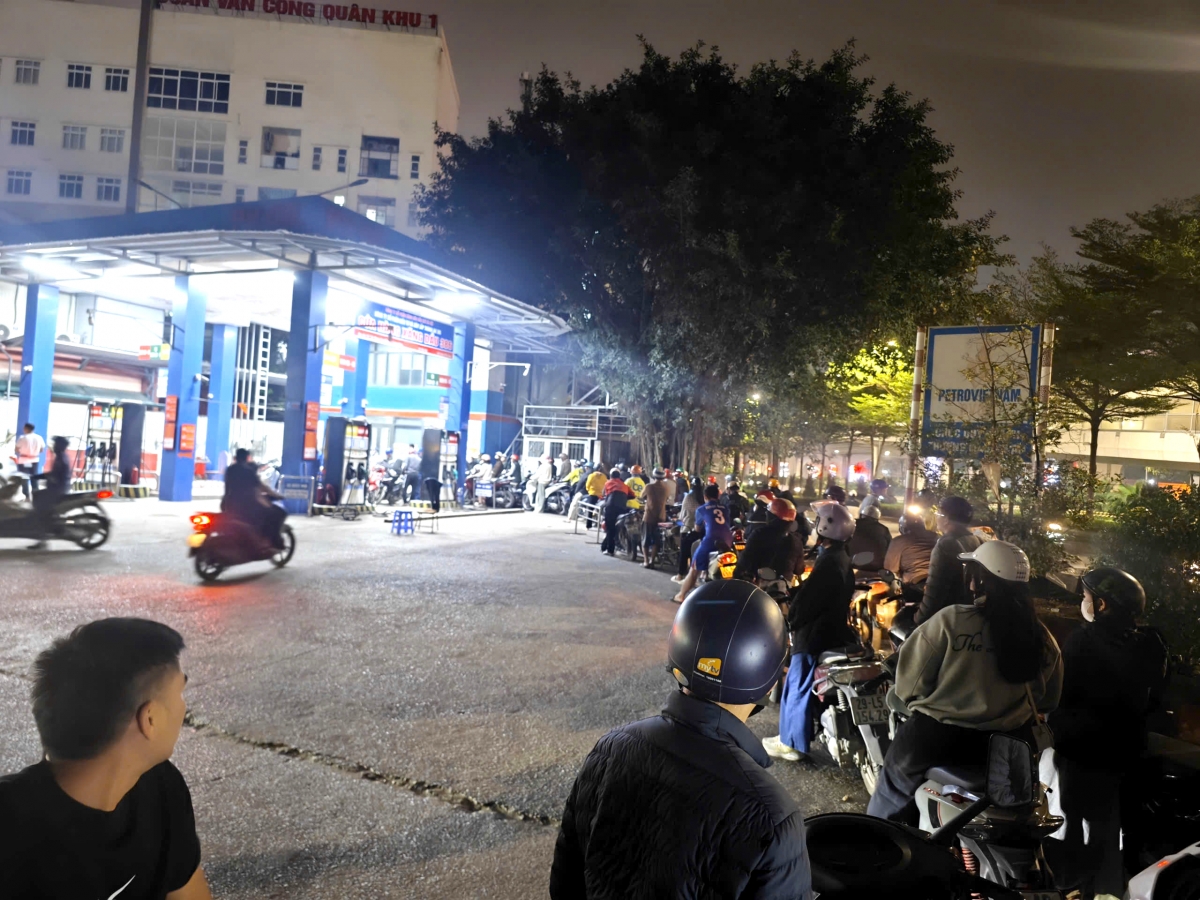 Giá nhiên liệu tăng và xu thế xanh hóa giao thông ở Việt Nam