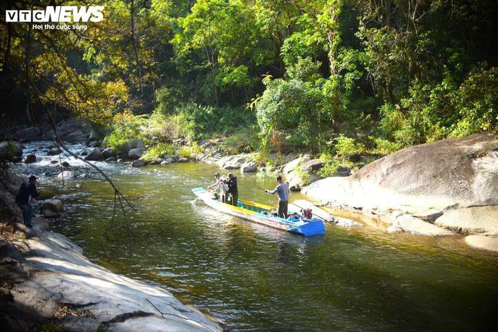 nguoc dong song krong no san loai ca quy hiem o lam Dong cung ba con k ho hinh anh 1