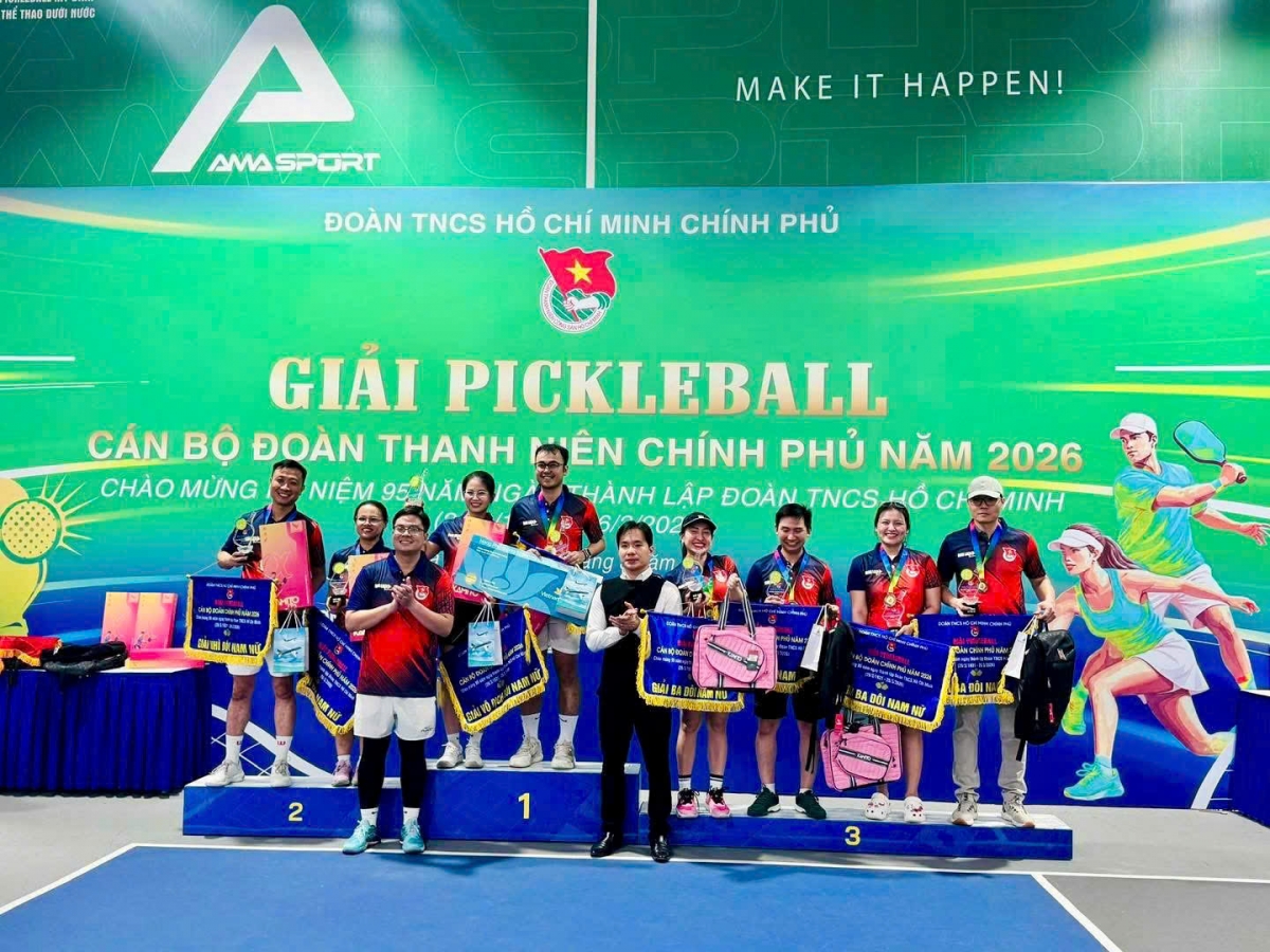 hon 100 vDv tranh tai tai giai pickleball chao mung 95 nam thanh lap Doan hinh anh 2