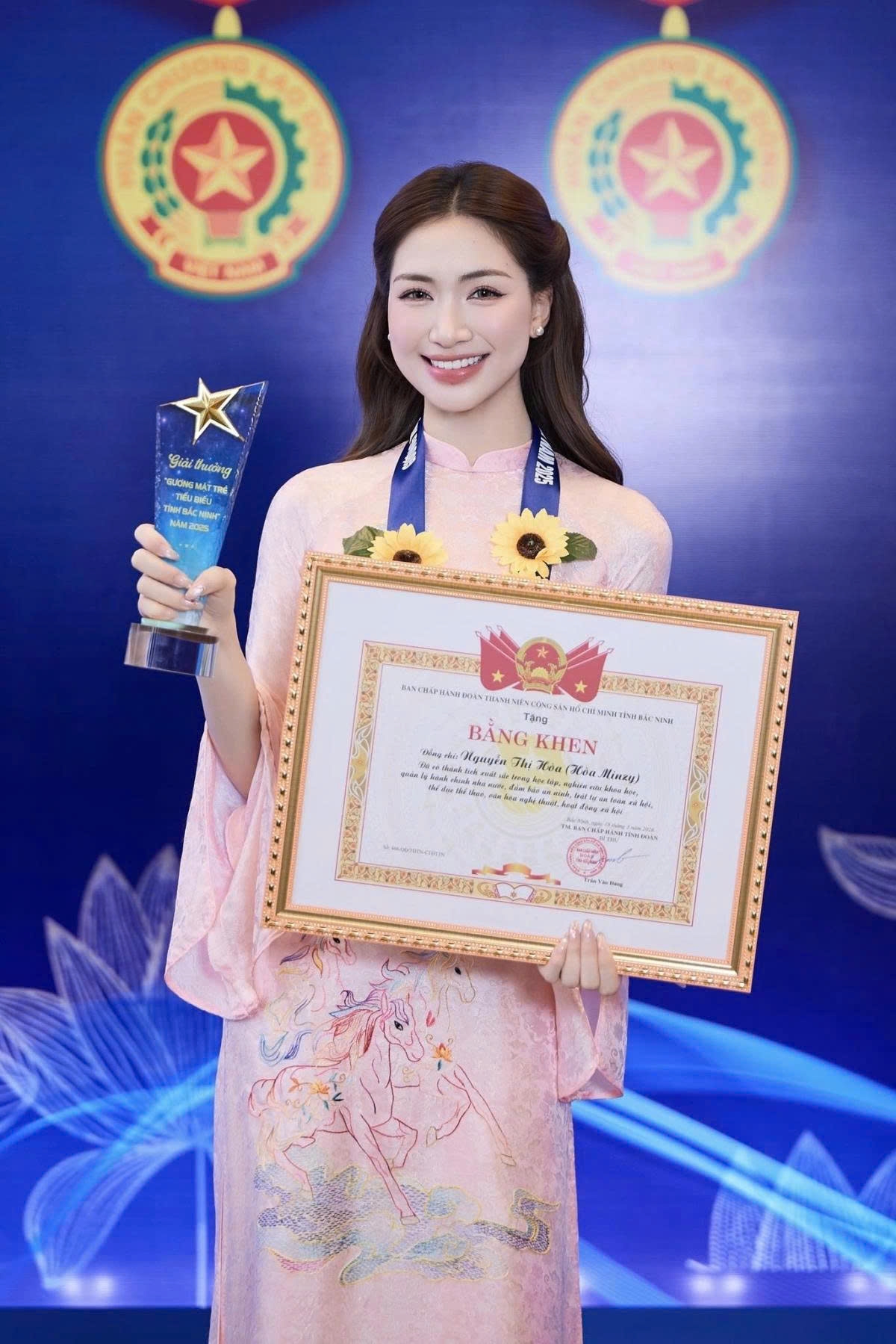 sao viet 24 3 justatee dang anh vo sinh con thu ba hinh anh 2