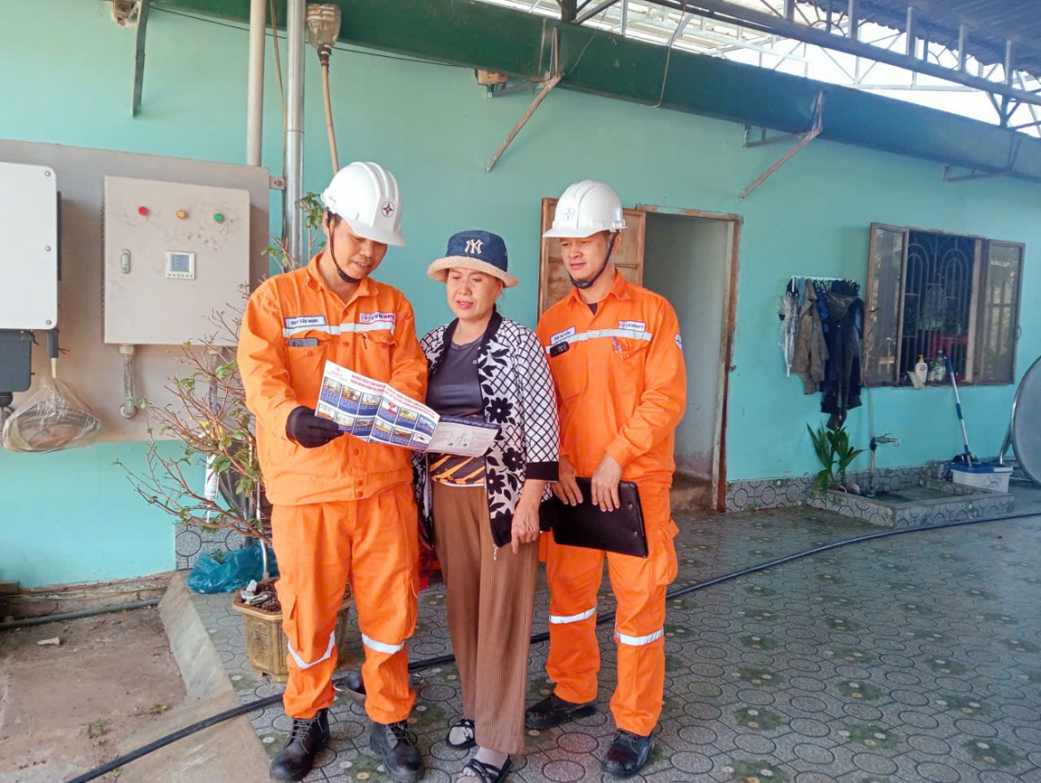 nang nong tiep tuc gia tang evnspc canh bao hoa don tien dien tang cao hinh anh 1