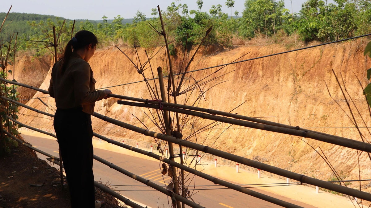 kiem tra viec nha mat tien thanh vuc sau khi hien dat lam duong o Dong nai hinh anh 3
