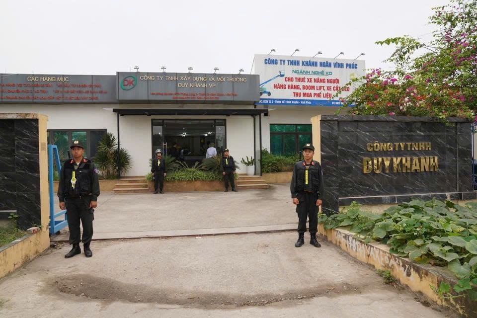 cong an phu tho bat nhieu giam doc cong ty, trieu tap hang chuc doi tuong hinh anh 9