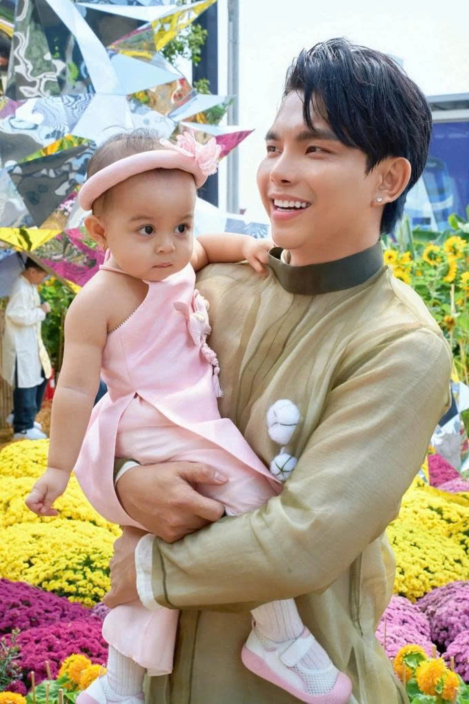 sao viet 26 3 hong diem khoe nhan sac tre trung o tuoi 43 hinh anh 8