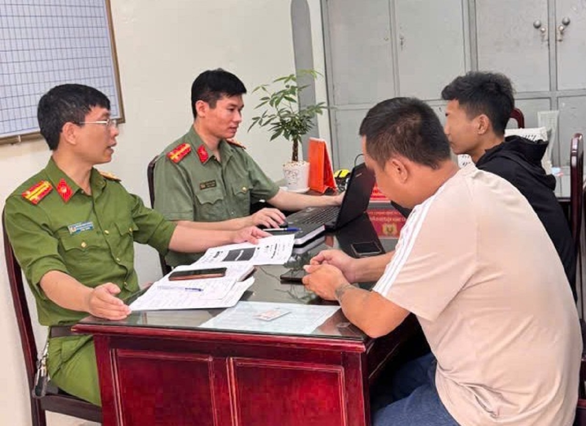 xu phat truong hop dang tin sai su that xuc pham can bo cong an tai ninh binh hinh anh 1