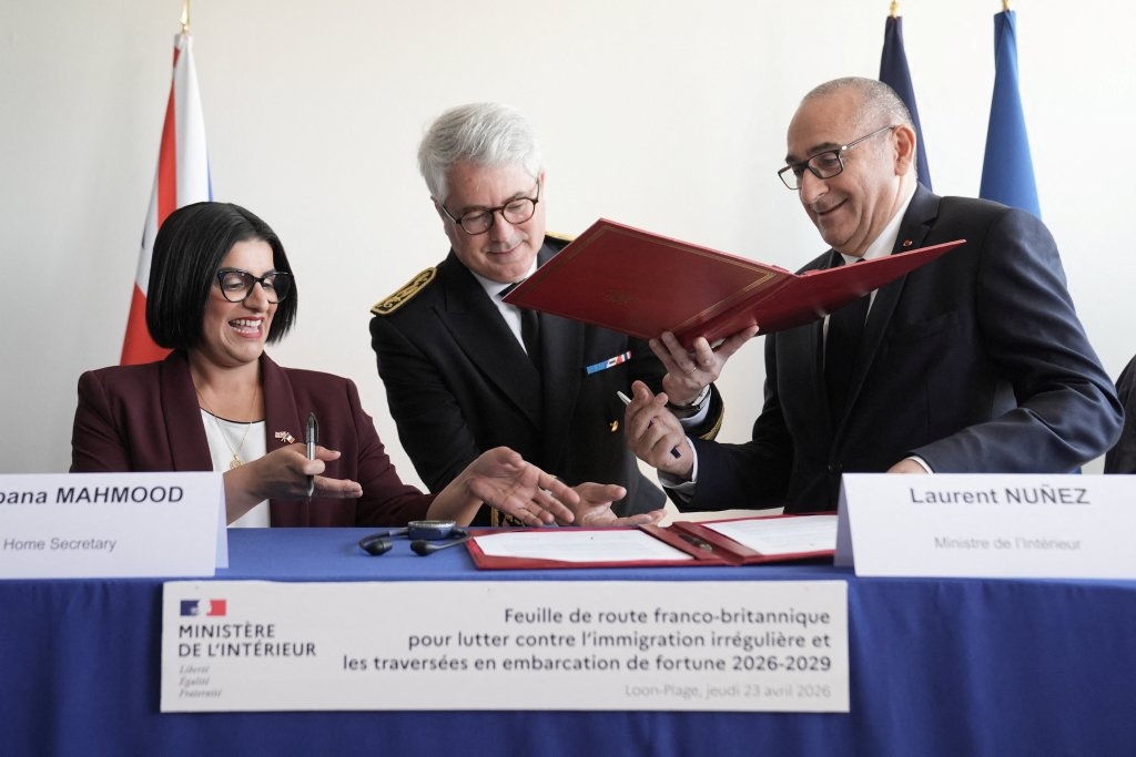 anh chi gan 900 trieu usd cho phap nham siet kiem soat di cu qua eo bien manche hinh anh 1