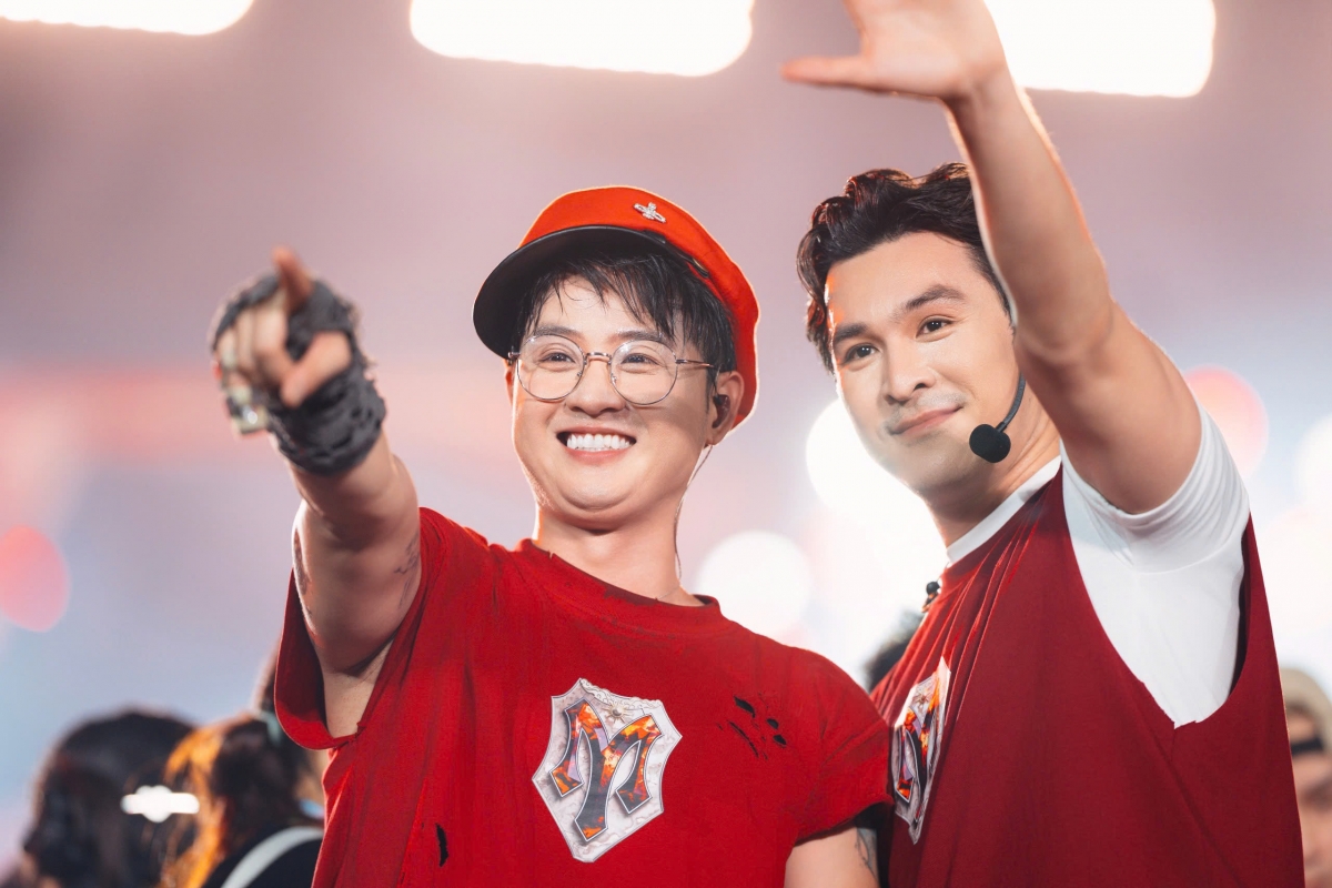 gai home concert Dem tro ve khep lai hanh trinh day cam xuc cua cac anh tai hinh anh 11