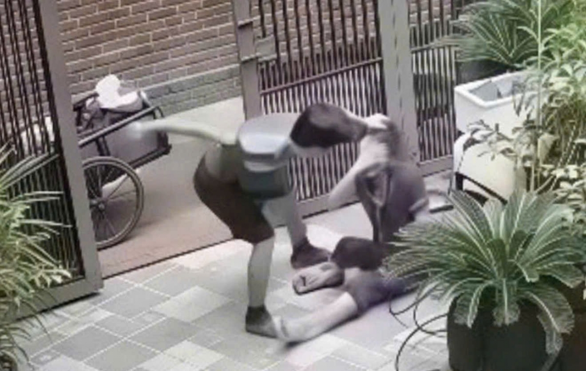 xon xao clip chong danh vo giua san o bac ninh vi mau thuan hinh anh 1