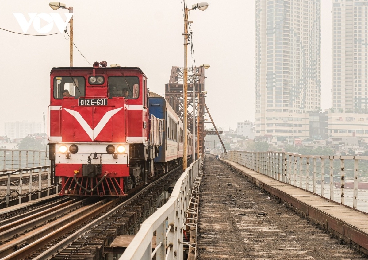 centennial long bien bridge under renovation picture 11
