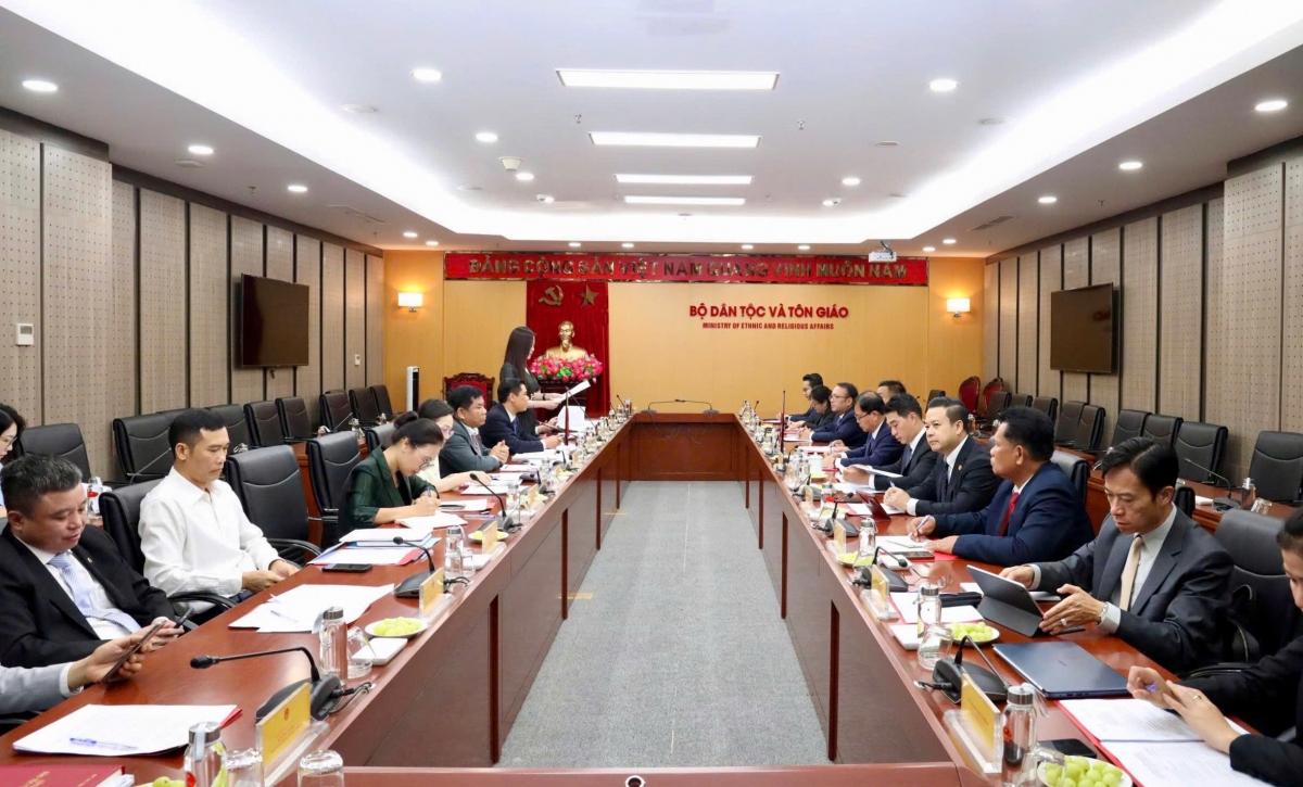 viet nam - lao tang cuong hop tac trong cong tac dan toc va ton giao hinh anh 1