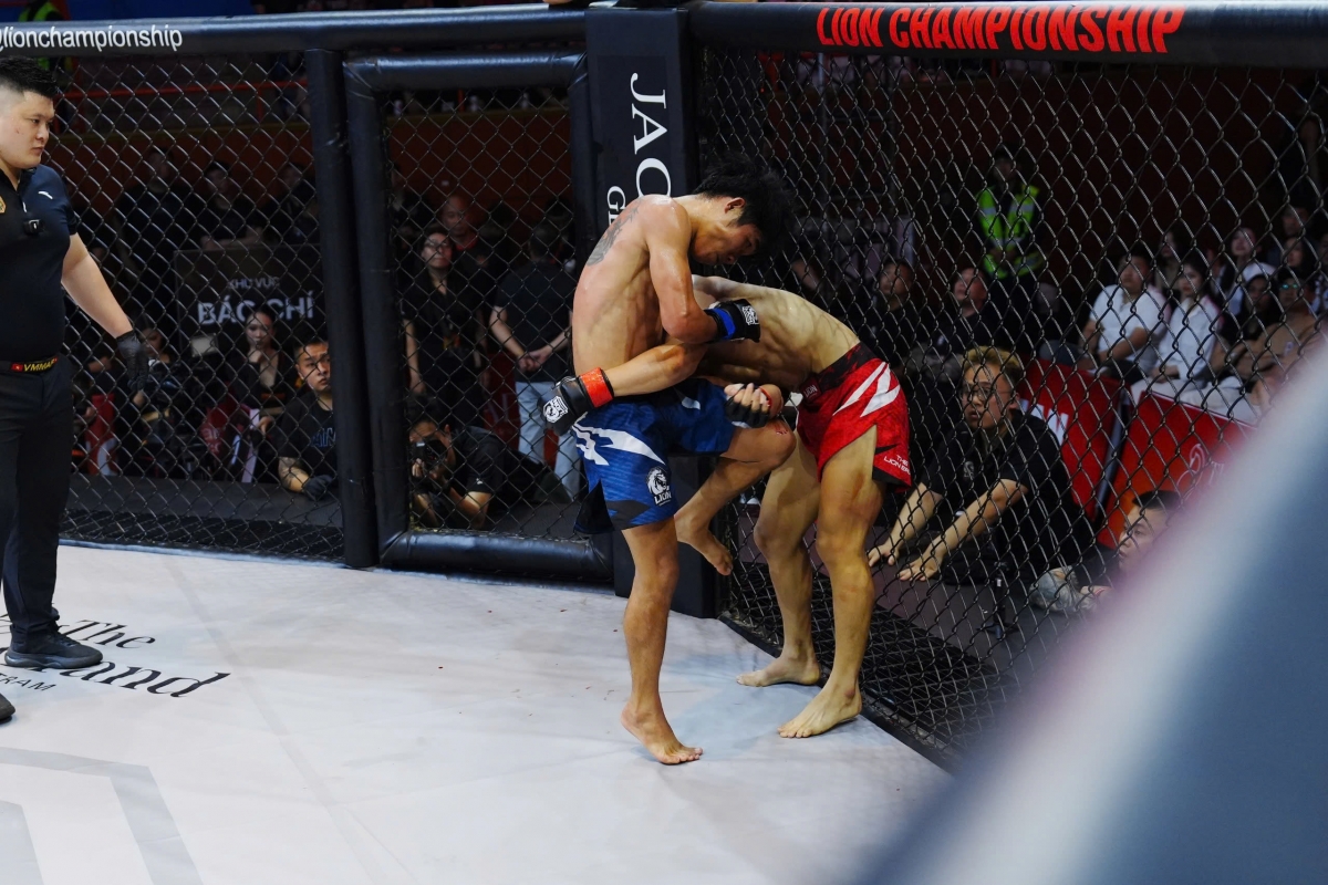 mma lion championship 30 le van tuan xuat sac bao ve thanh cong dai vo dich hinh anh 11