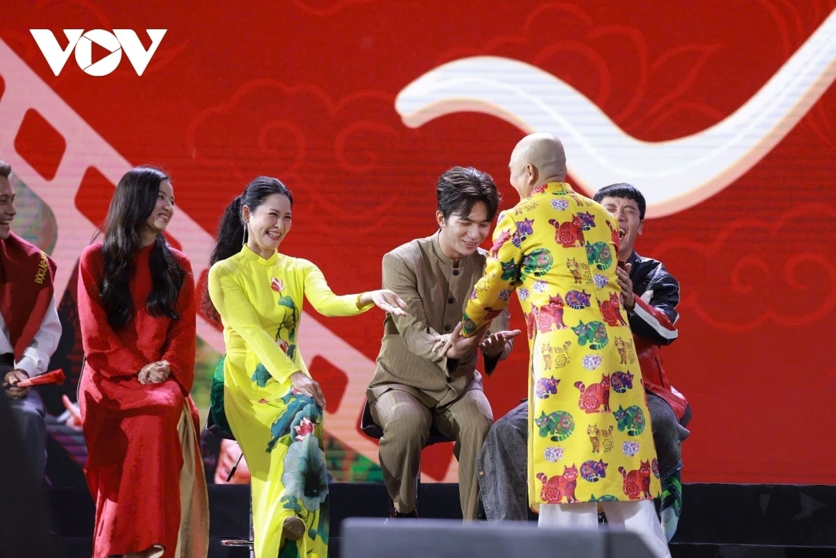 popular film stars light up autumn fair 2025 picture 12