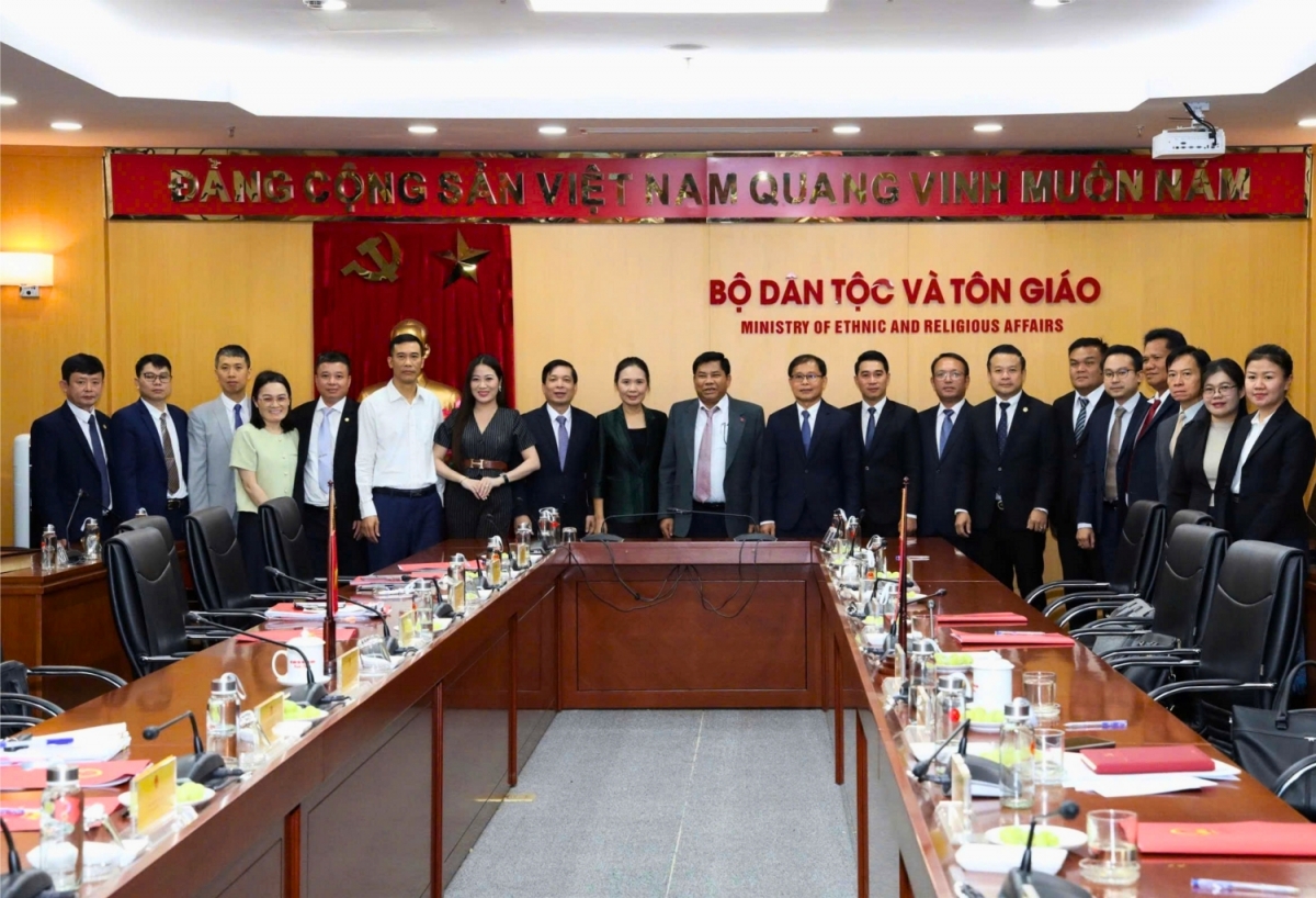 viet nam - lao tang cuong hop tac trong cong tac dan toc va ton giao hinh anh 2