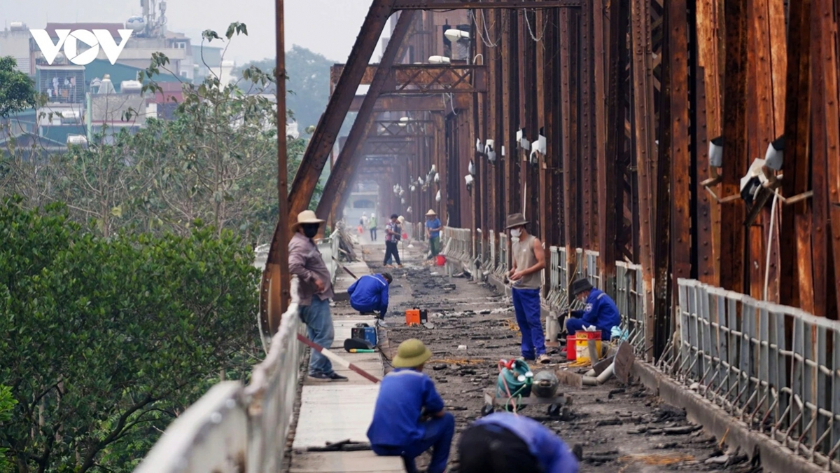 Centennial Long Bien Bridge under renovation