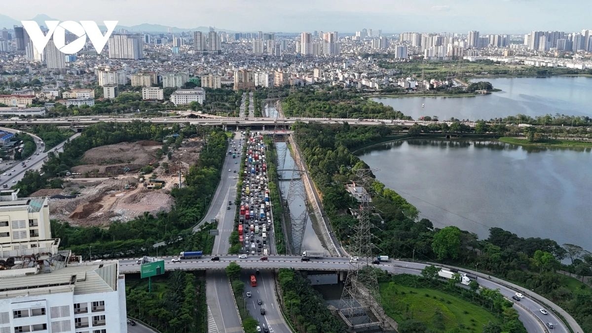 mass exodus from hanoi overwhelms highways ahead of national holiday picture 13