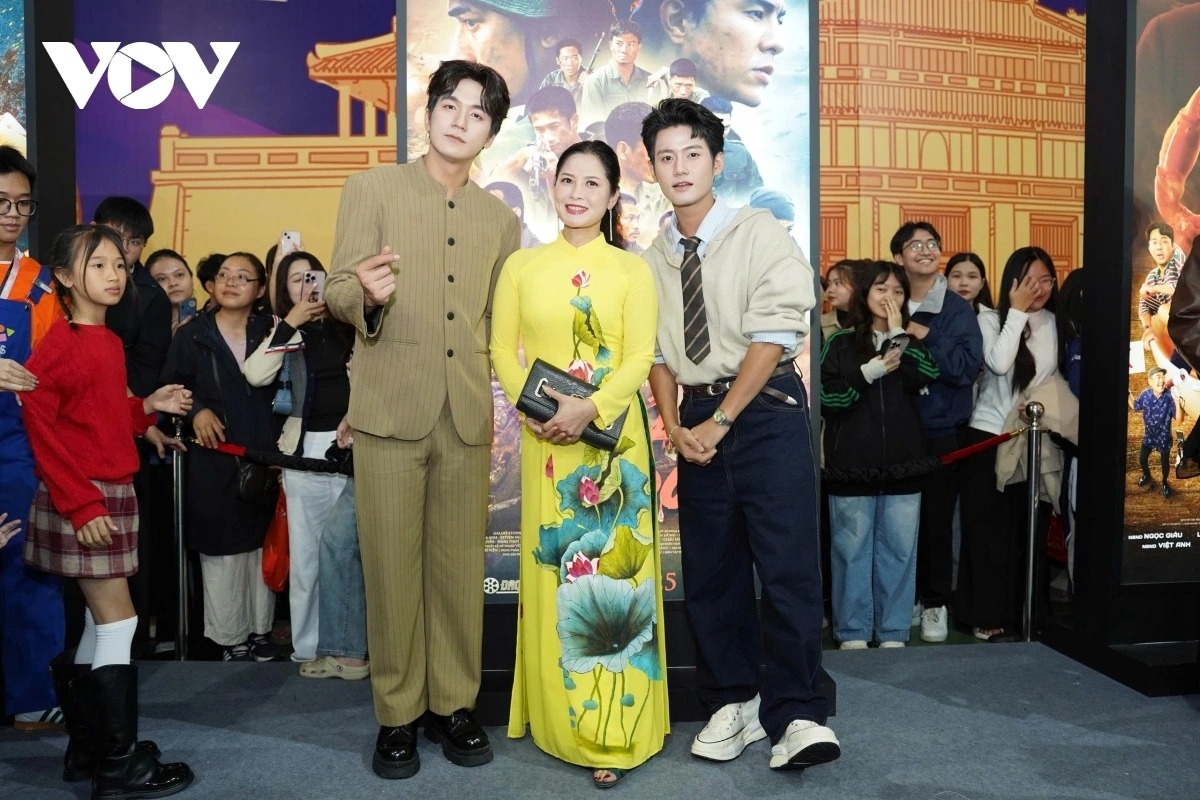 popular film stars light up autumn fair 2025 picture 14