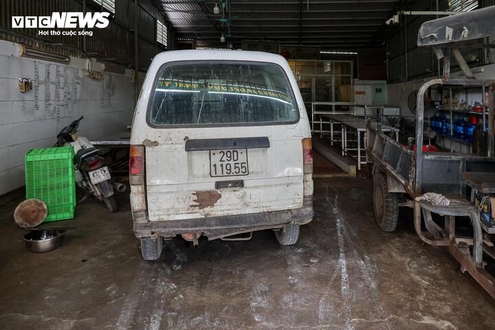 can canh lo mo tuon gan 300 tan lon benh vao truong hoc, cho dau moi o ha noi hinh anh 14