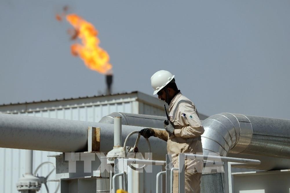 gia xang dau hom nay 22 4 gia dau giam theo trien vong dam phan my-iran hinh anh 1