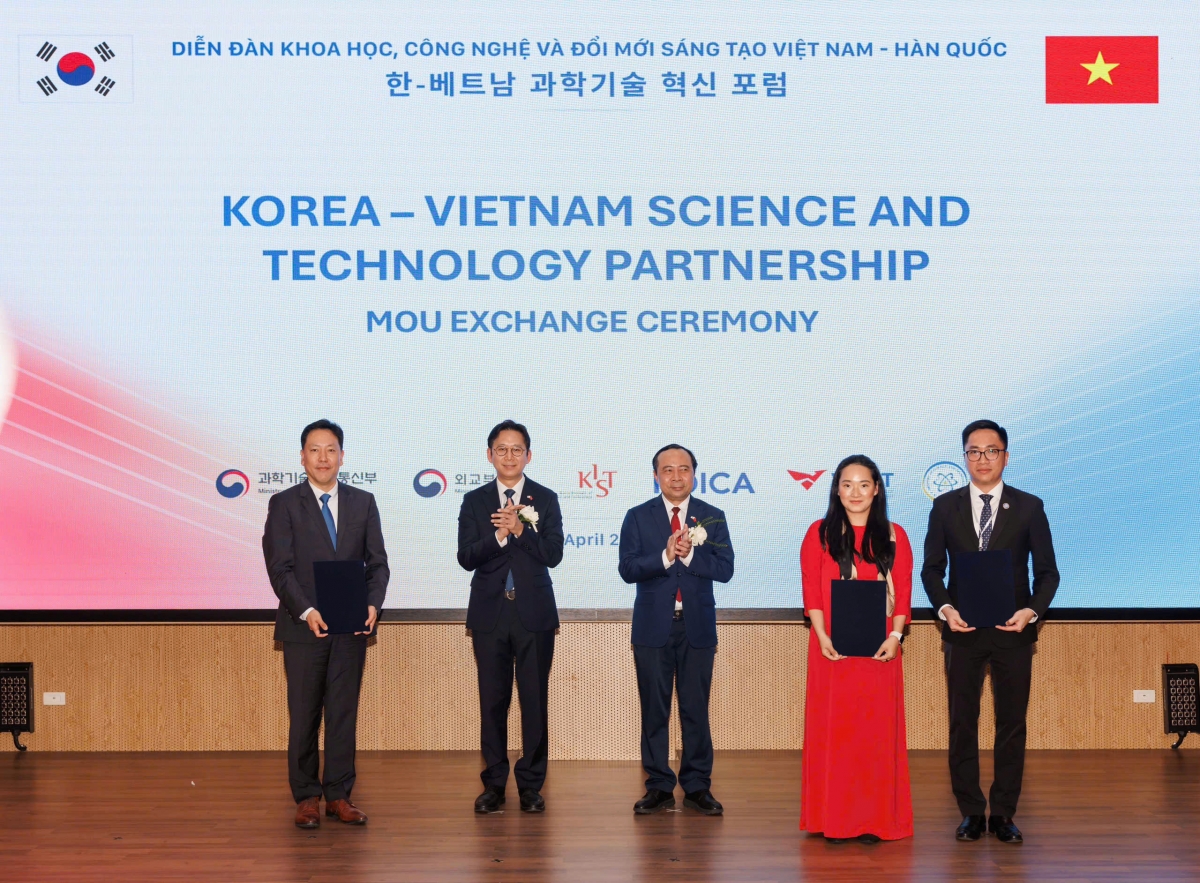 Dai hoc quang trung - cung viet nam dung xay nen giao duc trong trach hinh anh 1