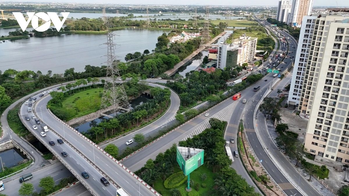 mass exodus from hanoi overwhelms highways ahead of national holiday picture 15