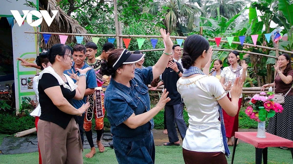 ok om bok festival - a living khmer tradition in southern vietnam picture 15