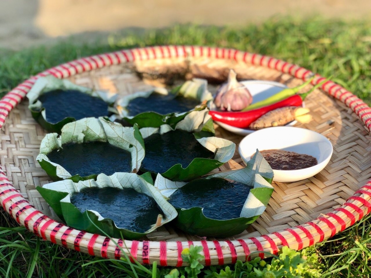 Bánh đặc sản từ loại rau bám đá ven biển