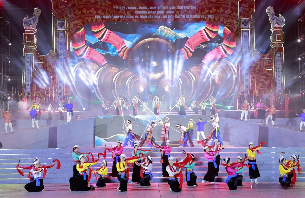 le hoi Den hung 2026 he lo dai canh nghe thuat hoanh trang hinh anh 1