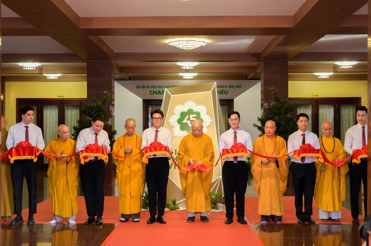 phat giao viet nam 45 nam tu thong nhat den phat trien hinh anh 1