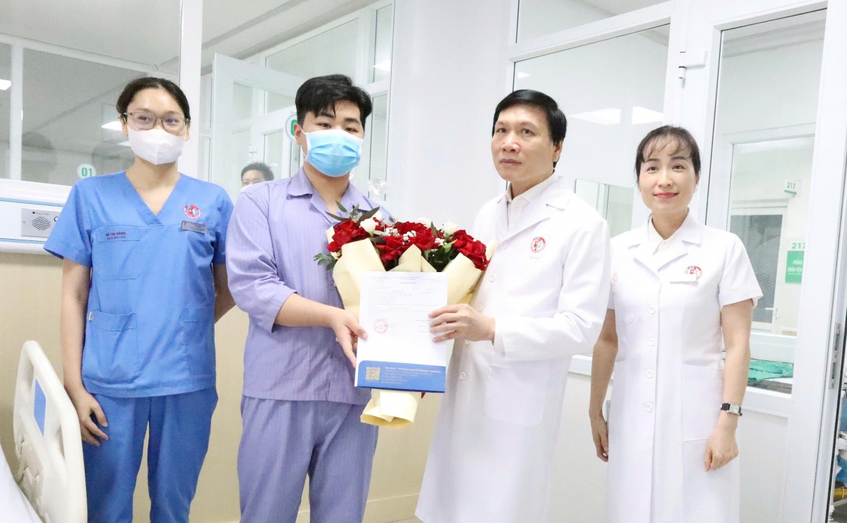 niem vui ngay ra vien cua nhung nguoi benh duoc ghep mo, tang thanh cong hinh anh 1