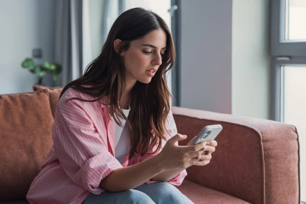 ly do iphone nhanh het pin sau moi lan cap nhat ios hinh anh 1