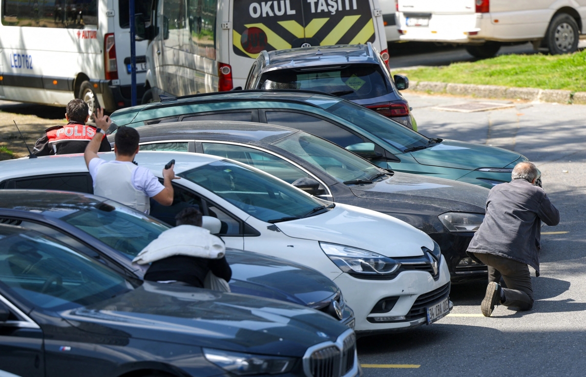 tho nhi ky bat gan 200 nghi pham is sau vu no sung gan lanh su quan israel hinh anh 1