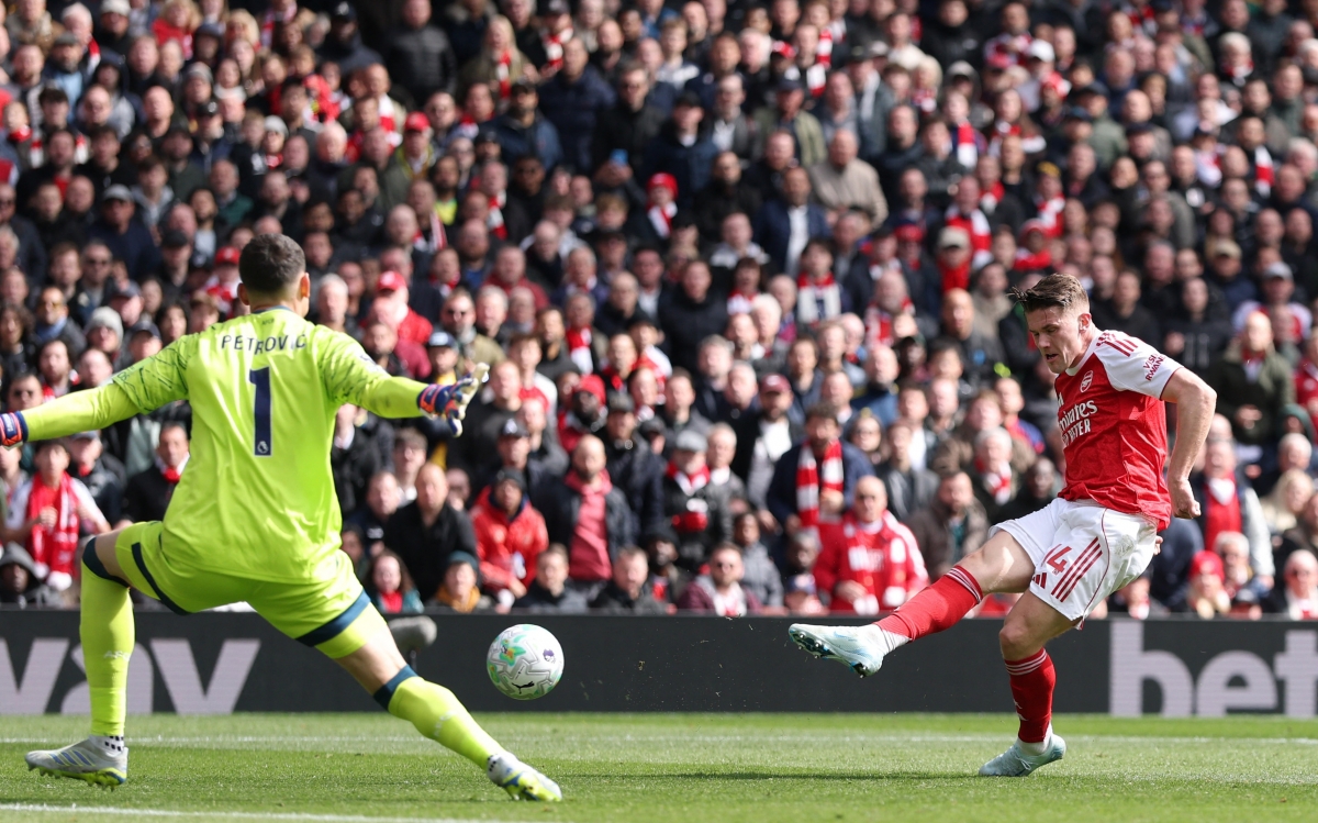 truc tiep arsenal 1-2 bournemouth Doi khach tai lap the dan ban hinh anh 3