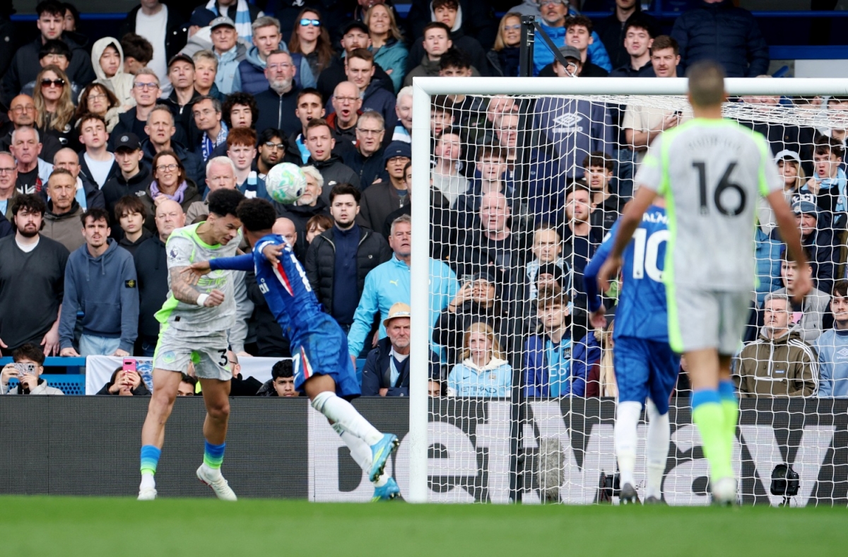 truc tiep chelsea 0-2 man city the tran ap dao hinh anh 2