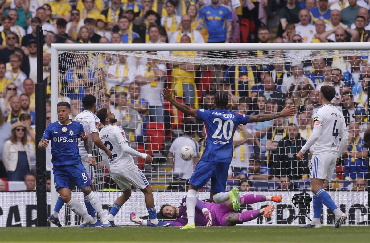 truc tiep chelsea 1-0 leeds enzo fernandez ghi ban mo ty so hinh anh 2