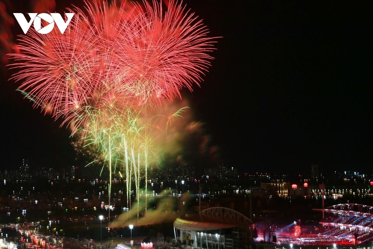 thousands brave rain to attend national concert echoes of the fatherland picture 23