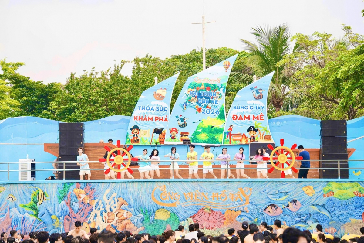 ron rang chuoi hoat dong du lich tai ha noi dip le 30 4 - 1 5 hinh anh 2