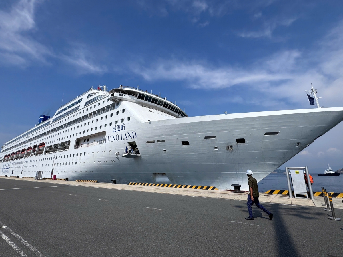 hai tau bien quoc te dua hon 2.000 du khach den khanh hoa hinh anh 1