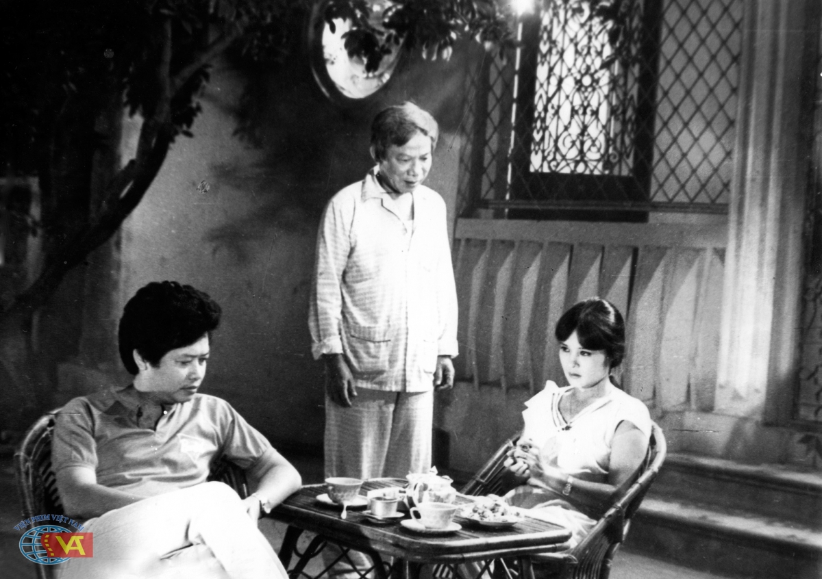 chuyen chua ke ve nguoi thay cua dao dien luu trong ninh, Dang thai huyen hinh anh 3