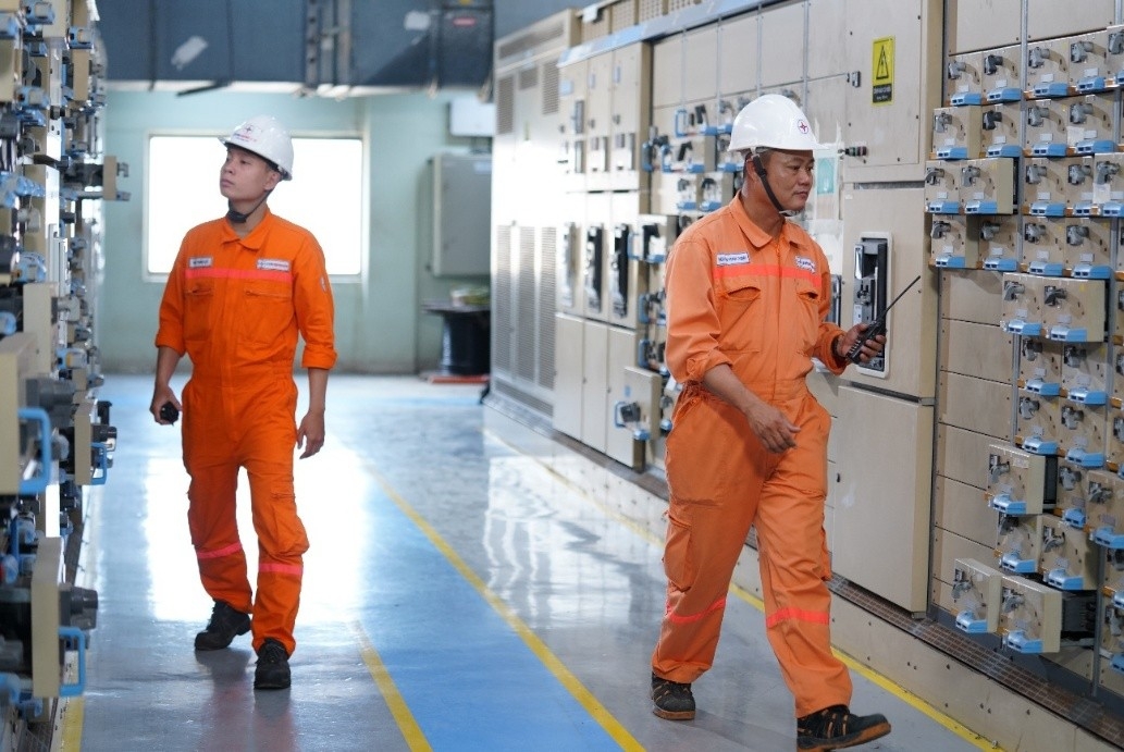 cong ty nhiet dien phu my dam bao san xuat dien dip gio to hung vuong, le 30 4-1 5 hinh anh 2