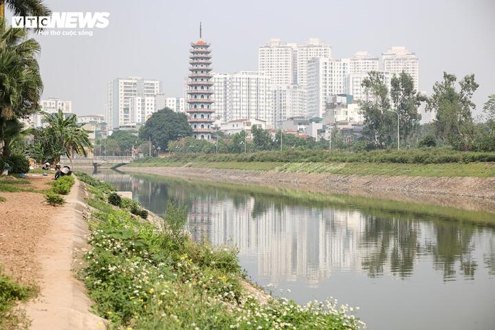sau 6 thang hoi sinh, dong song chet o ha noi thay doi ra sao hinh anh 2