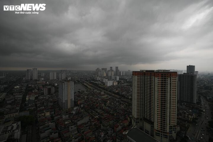 bau troi ha noi toi sam luc 9h, mua dong bao phu khap noi hinh anh 2