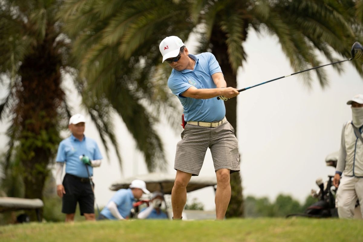 tp.hcm thuc day ngoai giao the thao qua giai golf huu nghi hinh anh 2