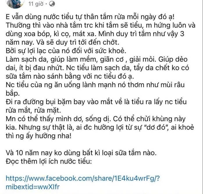 bac si canh bao trao luu dung nuoc tieu de tam, rua mat tren mxh hinh anh 1