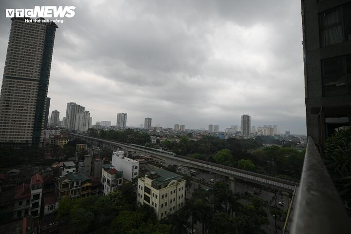 bau troi ha noi toi sam luc 9h, mua dong bao phu khap noi hinh anh 3