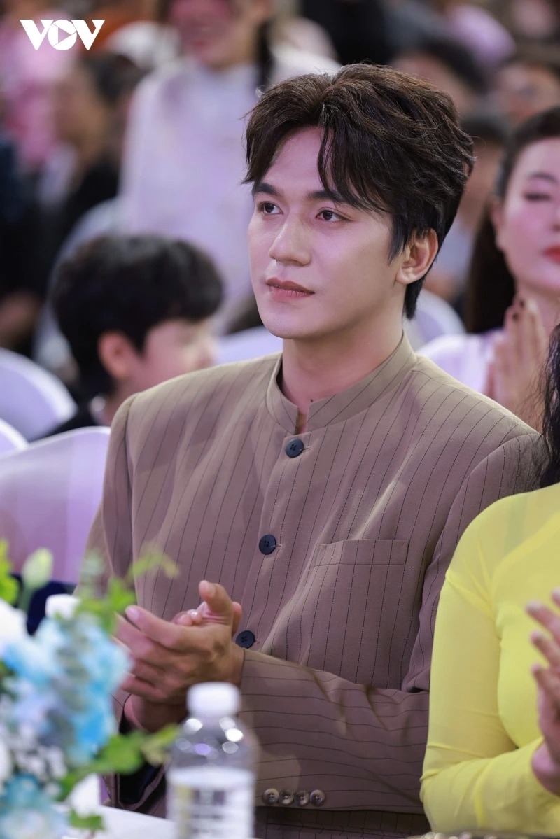 popular film stars light up autumn fair 2025 picture 4