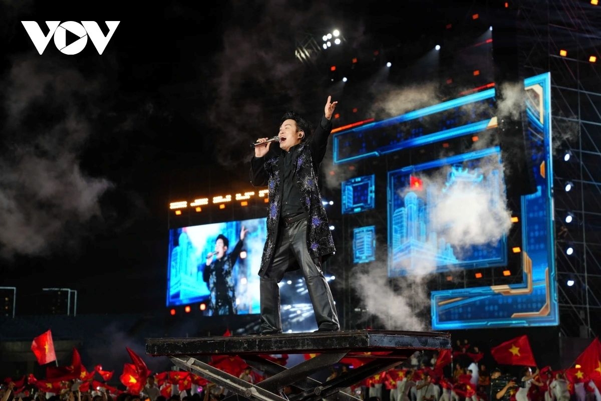 thousands brave rain to attend national concert echoes of the fatherland picture 4